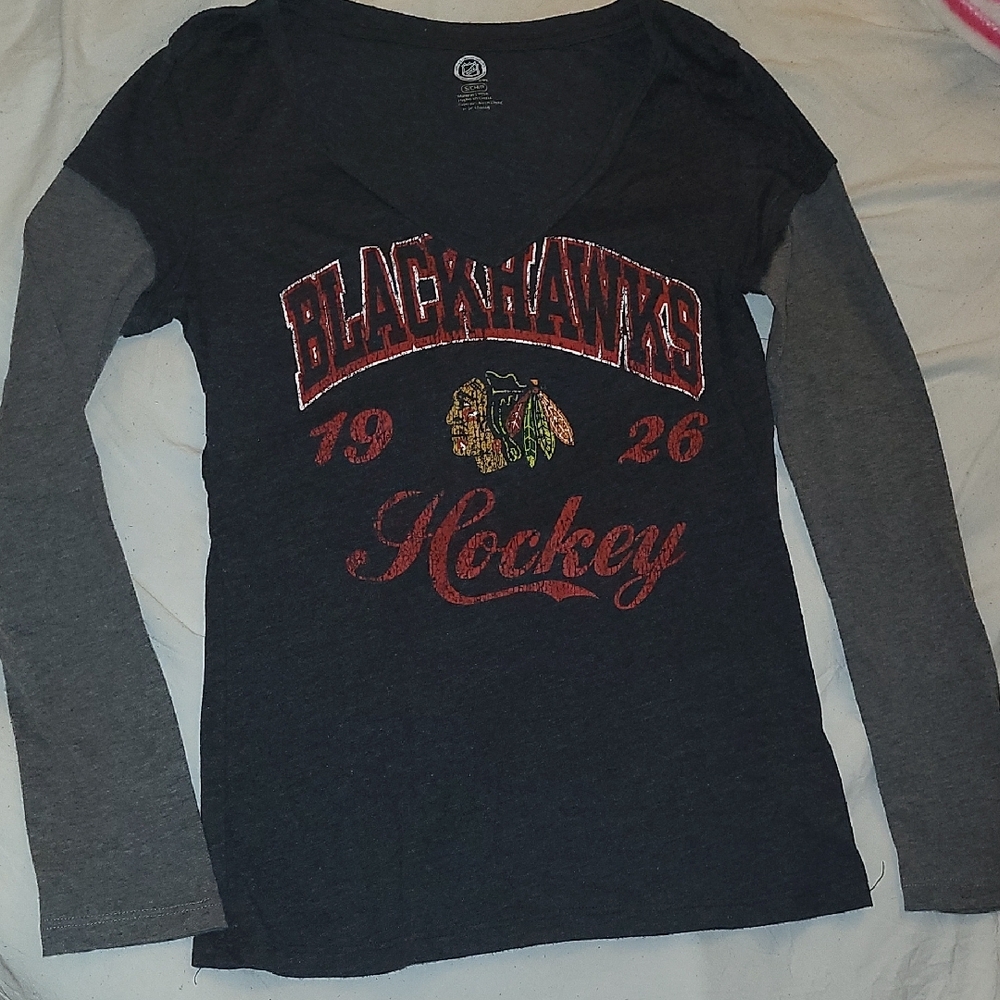 NHL Blackhawks Long Sleeve Tee - Black and Gray